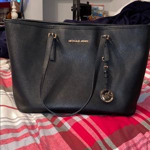 Black Michael Kors tote